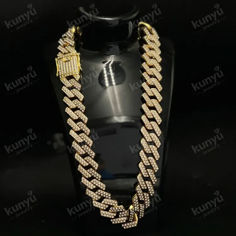 How Does a Cuban Link Chain Become a Timeless Jewelry Choice?