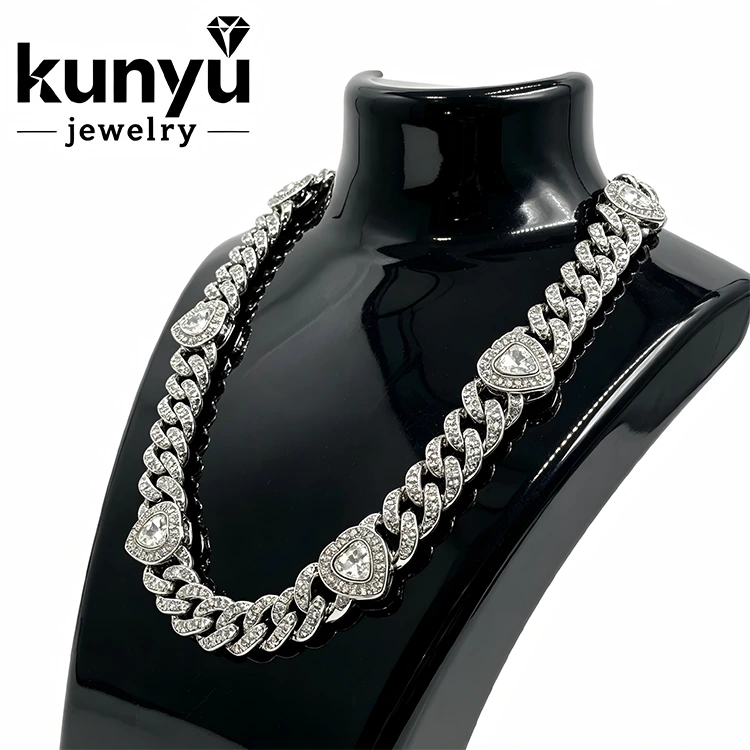 Cubanus Monile Chain